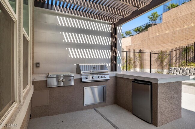 Building Photo - 6243 Carol Butte Ct