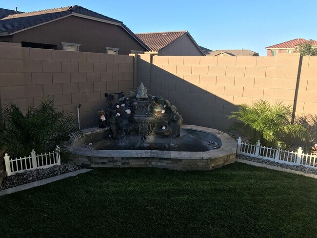 Building Photo - Luxury 5BR Home w/ Solar, Outdoor Kitchen, Backyard Oasis & Media Loft – Phoenix