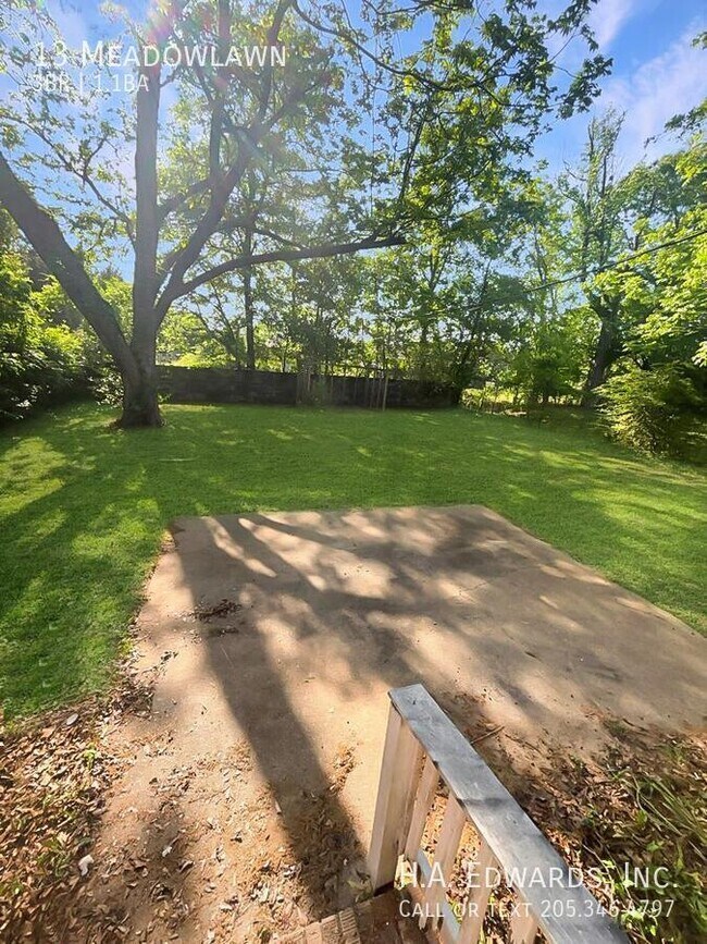 Building Photo - 13 Meadowlawn-