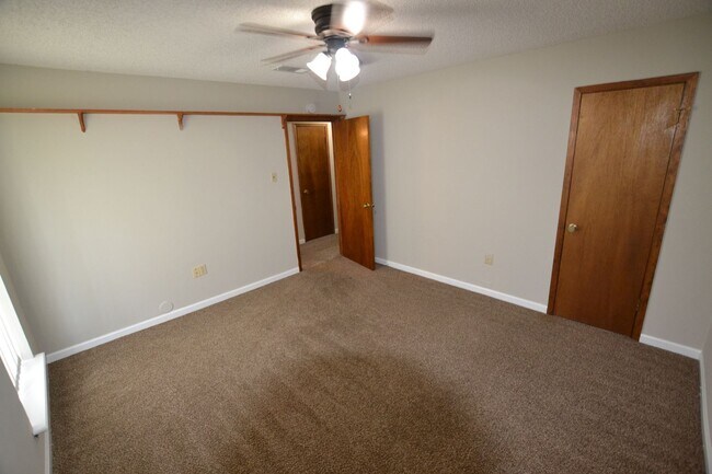 Building Photo - Zachary School District! 3 bedroom, 2 bath home in coveted Marita Terrace Subdivision