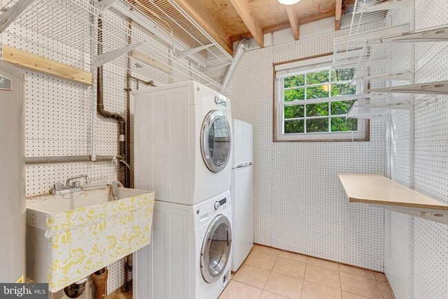 Building Photo - 10401 Courthouse Dr