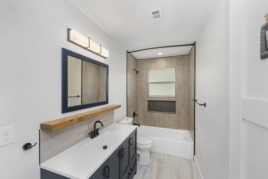 Building Photo - Chic Richardson Heights Estates home with ...