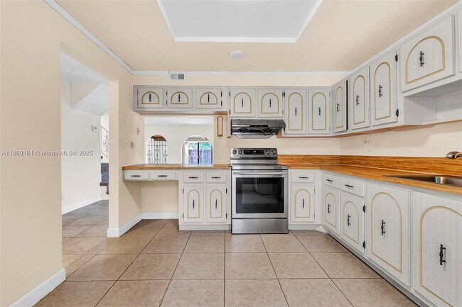 Building Photo - 2605 SW 73rd Way