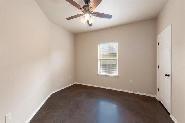 Building Photo - 455 Jack Rabbit Ln