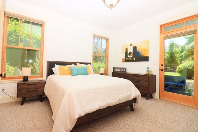 Building Photo - Fully Furnished home in Sisters Oregon