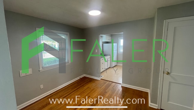 Building Photo - Darling 3-Bedroom Cape Cod in Belmont