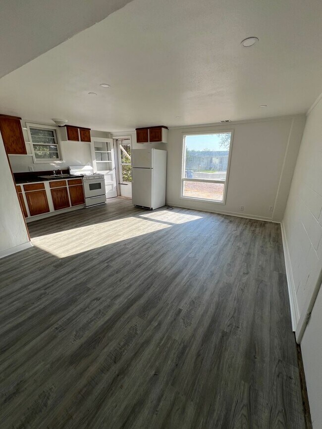 Building Photo - 1615 38th St