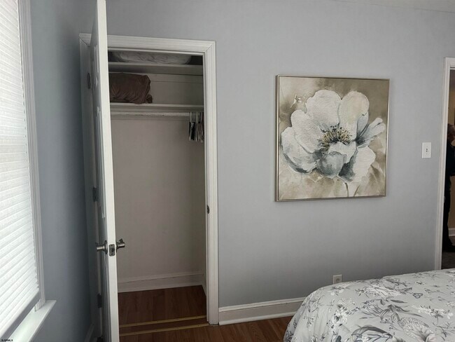 Building Photo - 117 N Wilson Ave