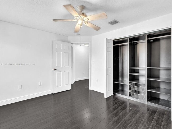 Building Photo - 2727 Treasure Cove Cir