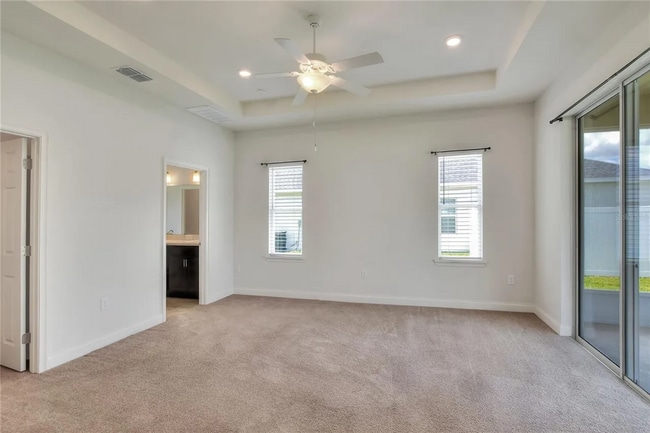 Building Photo - South Lakeland rental!