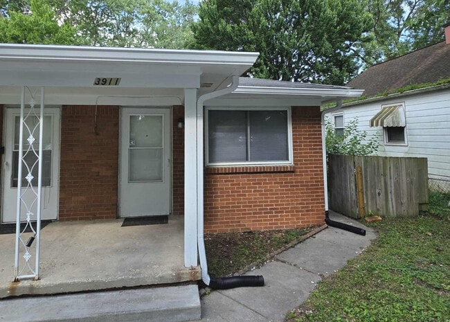 Primary Photo - 3911 Aurora St