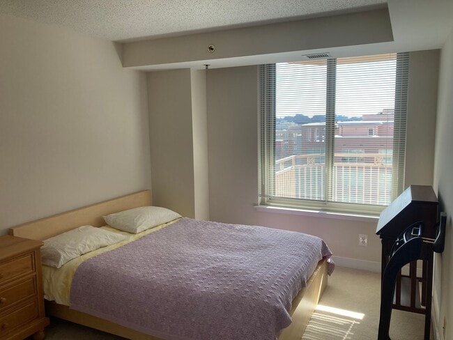 Building Photo - Fantastic Condo in Downtown Bethesda with Parking - Available Now!