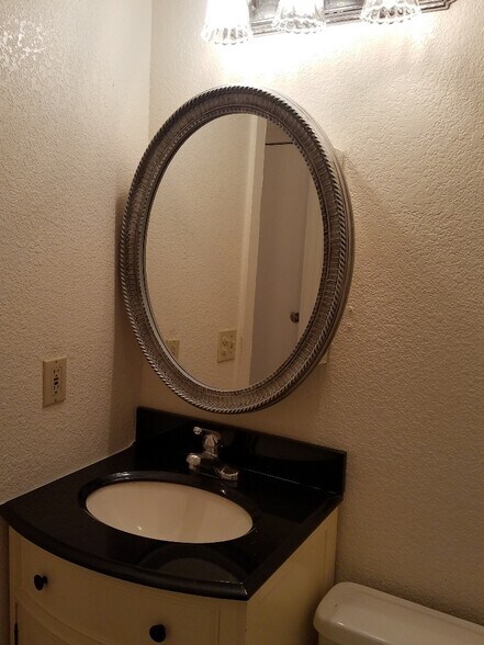 Building Photo - 1418 E St