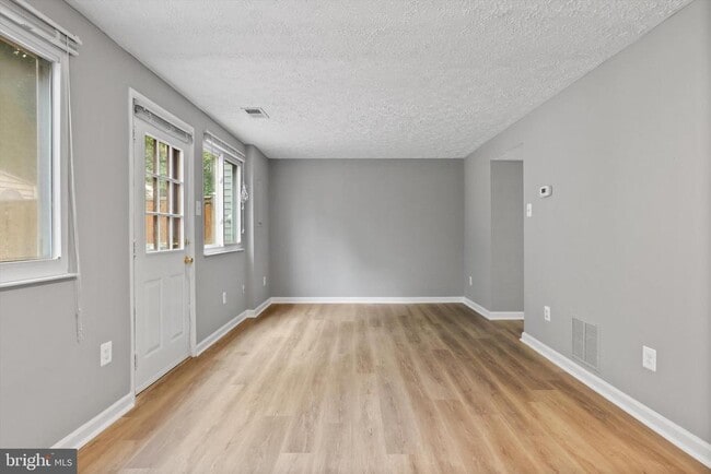 Building Photo - 8353 Fern Leaf Ct