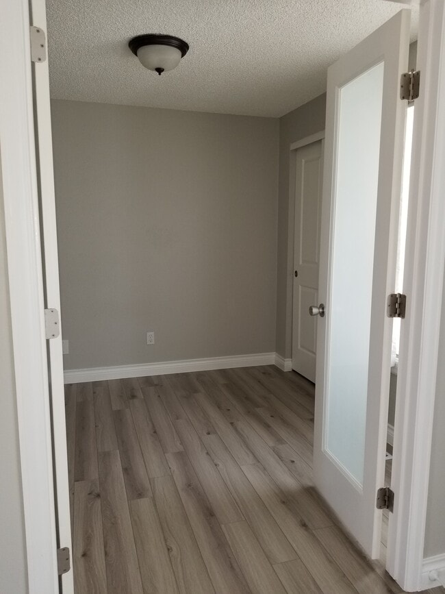 Building Photo - 2058 Sumac St