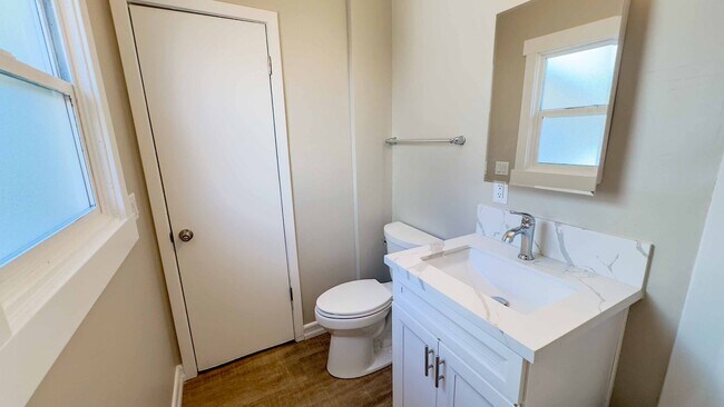 Building Photo - DL Georgia