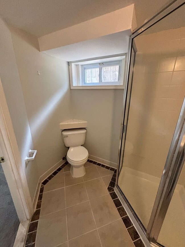 Building Photo - 162 Wesmond Dr
