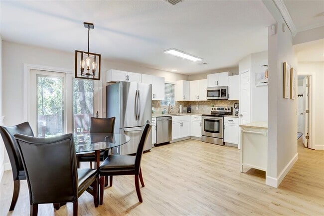 Building Photo - 4802 Walden Cir