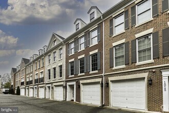 Building Photo - 1017 N Kensington St