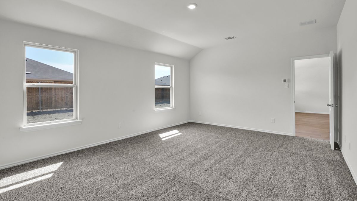 Building Photo - 220 Greenshade Ln