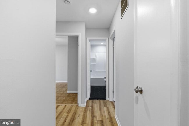 Building Photo - 341 Clarkson St