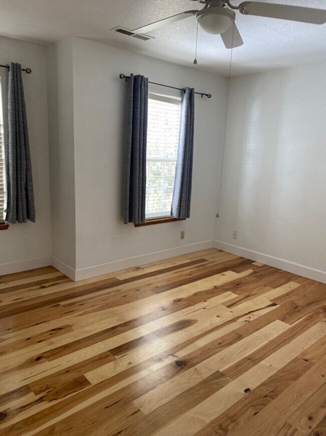 Building Photo - 3665 Cashill Blvd