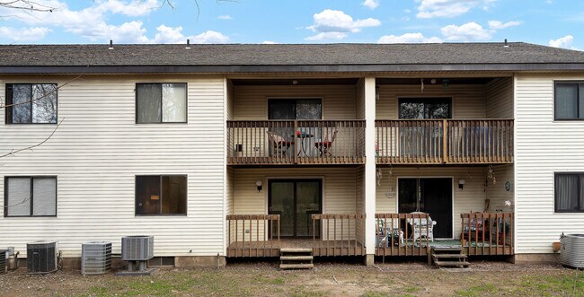 Building Photo - 42 Simsbury Landing