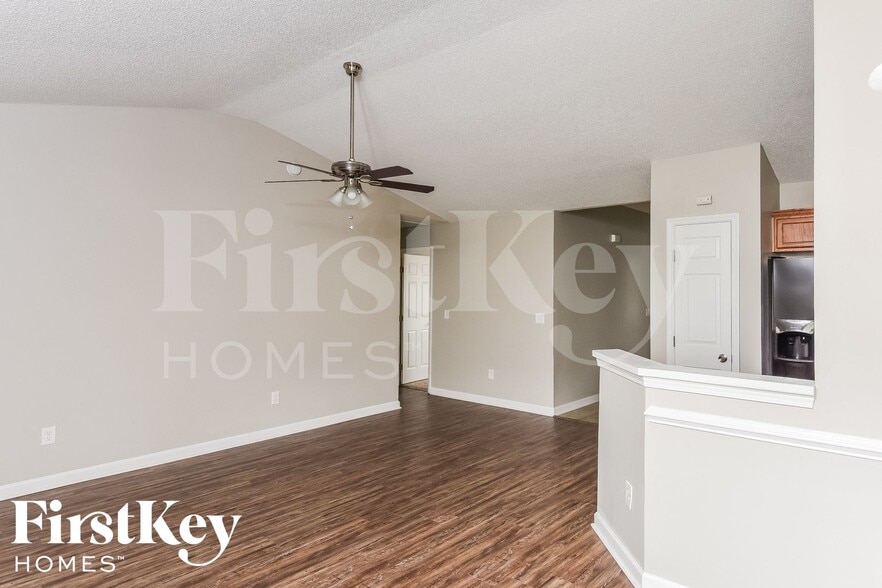 Building Photo - 435 Stephanie Dr