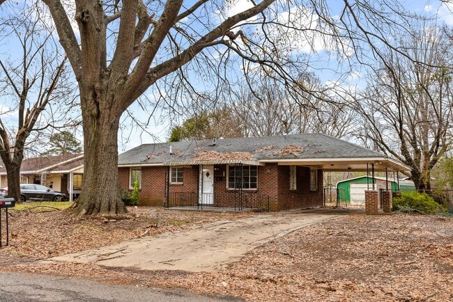 Building Photo - Cute and Newly Renovated 3 Bedroom 1 Bath ...