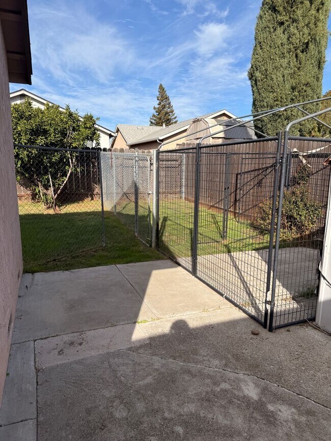 Building Photo - Charming Home for Rent in Montebello Vista Subdivision