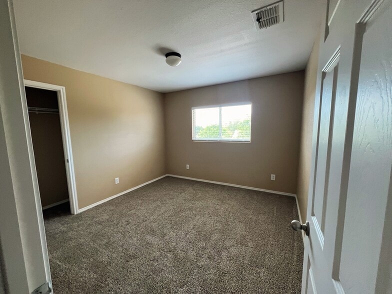 Building Photo - 3803 Ponderosa Bnd