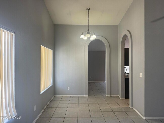 Building Photo - 8743 W Sierra Vista Dr