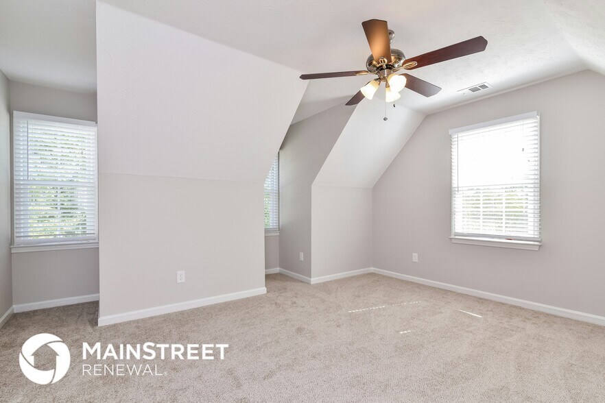 Building Photo - 2935 Emerson Lake Dr