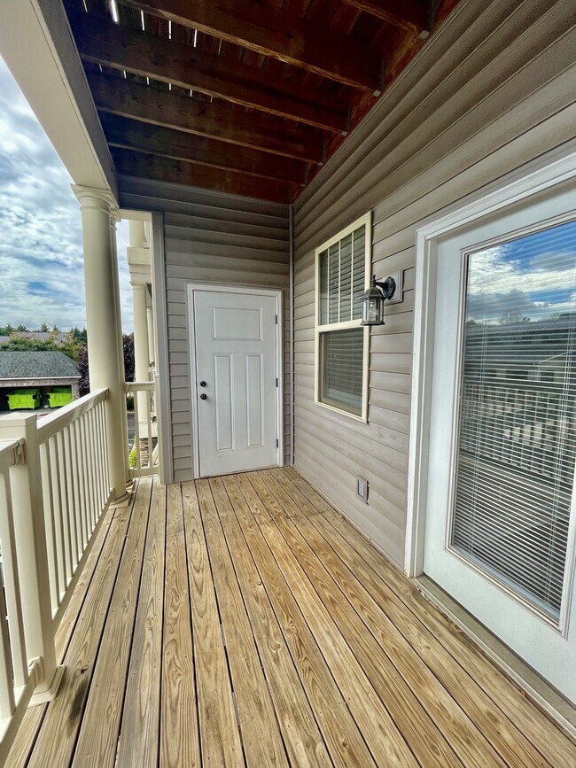 Building Photo - 100 Portico Street