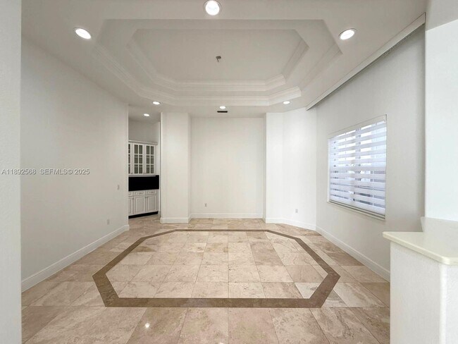 Building Photo - 996 Sanibel Dr