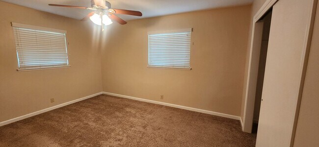 Building Photo - Beautifully Updated 3 Bedroom 2 Bathroom Home in the Highly Desirable S. Land park Neighborhood