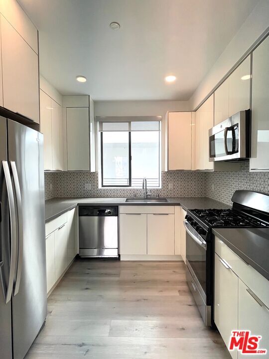 Building Photo - 14612 Calvert St