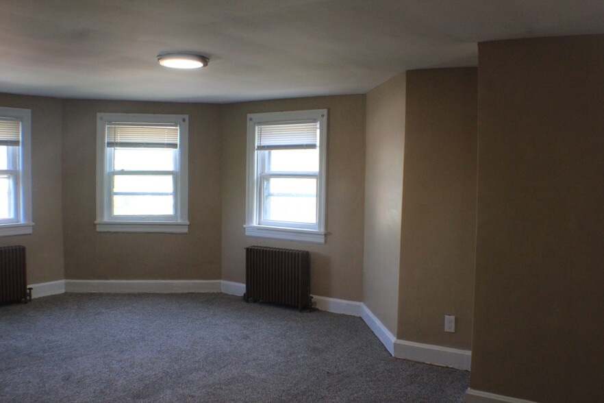 Livingroom - 266 S Prospect St