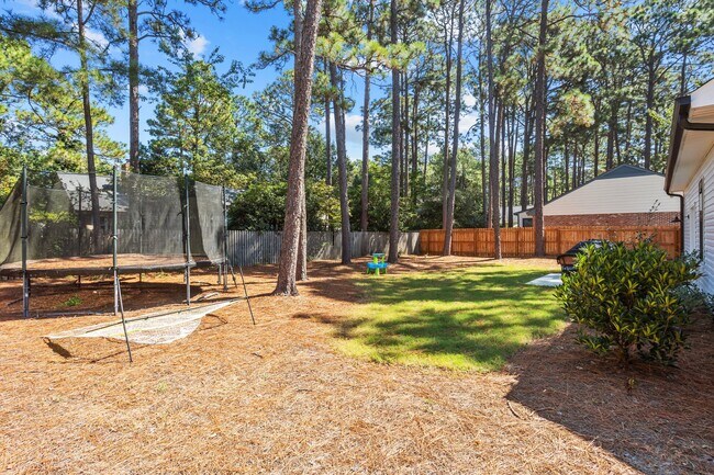 Building Photo - 231 Hillard Rd