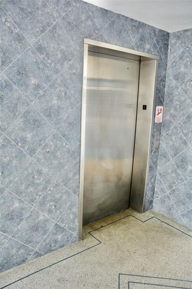 Building Photo - 4070 Exeter