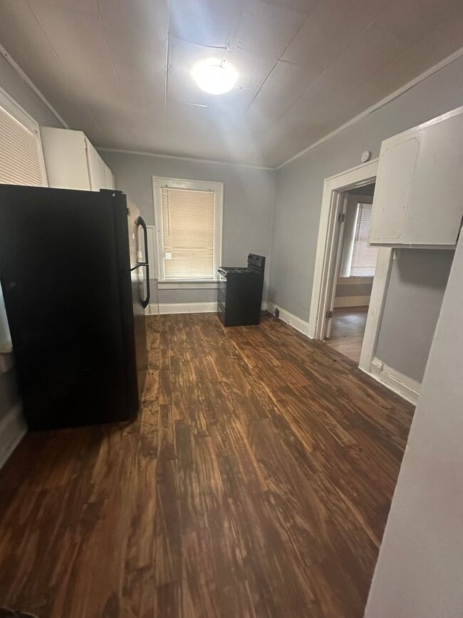 Building Photo - 536 Heard Ave