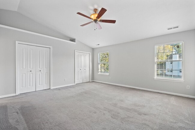 Building Photo - Open floor plan with 2 primary suites. Ava...