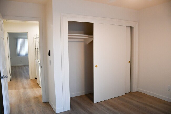 Building Photo - Parker (388) North