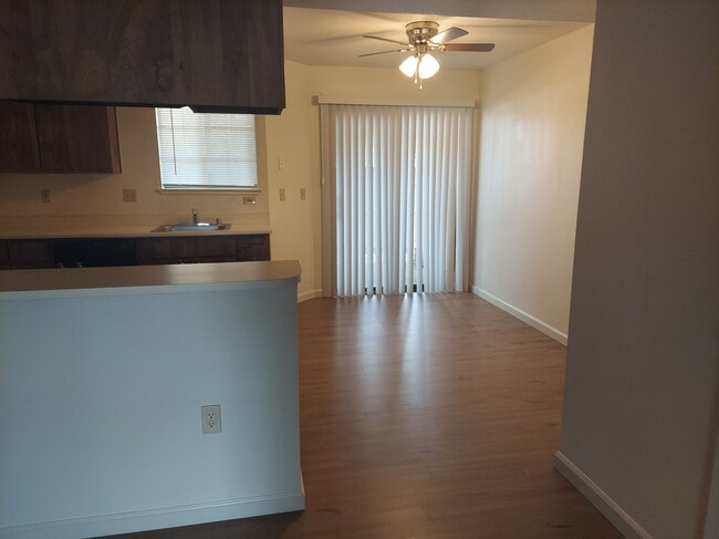 Building Photo - Antelope Hills Townhomes