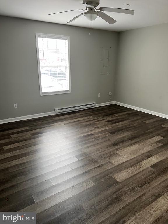 Building Photo - 208 Sunset Dr