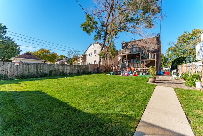 Building Photo - 3345 N Keating Ave