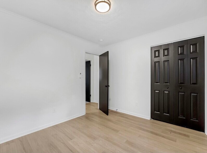 Building Photo - 409 Yardley Ct