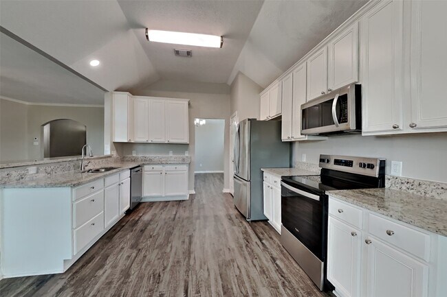 Building Photo - 8227 Sports Haven Dr