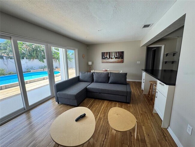 Building Photo - 13940 Antigua Dr