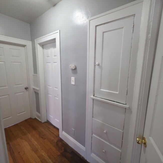 Building Photo - 3625 E 153rd St